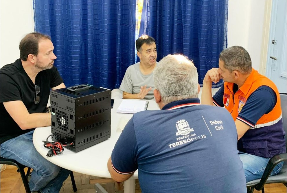 Teresópolis implementa Rede de Emergência de Radioamadores para auxiliar nas comunicações da Defesa Civil