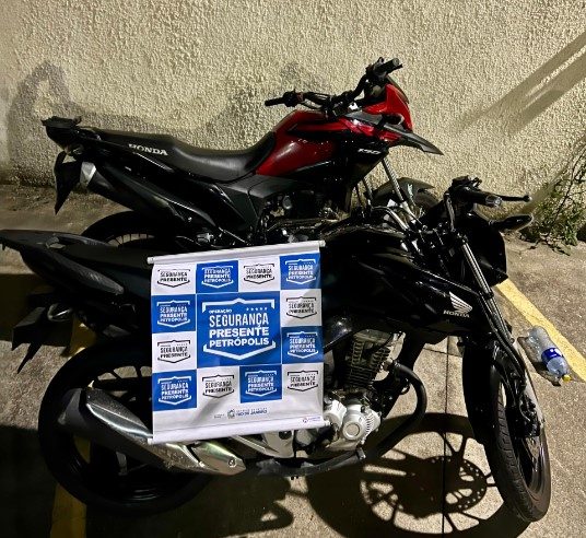Segurança Presente prende dois homens por receptação de veículos do Complexo da Maré