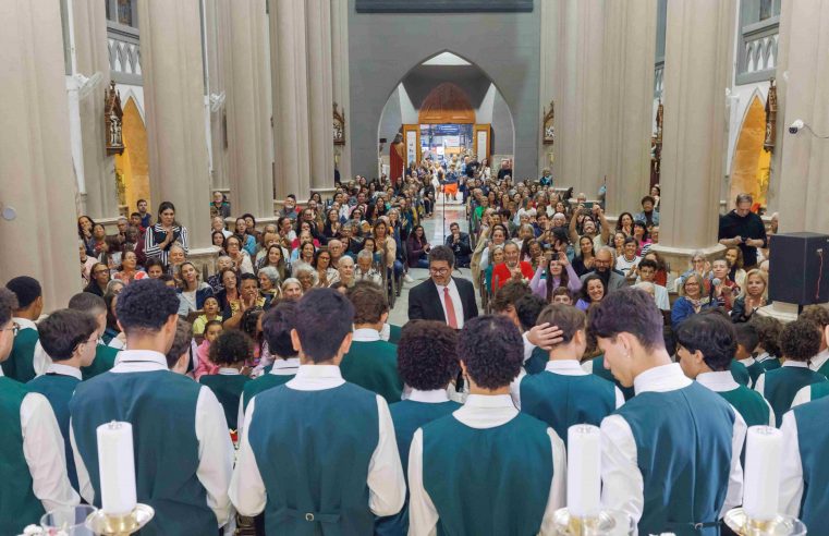 Teresópolis 133 Anos: Coral dos Canarinhos de Petrópolis encanta o público do Música na Matriz