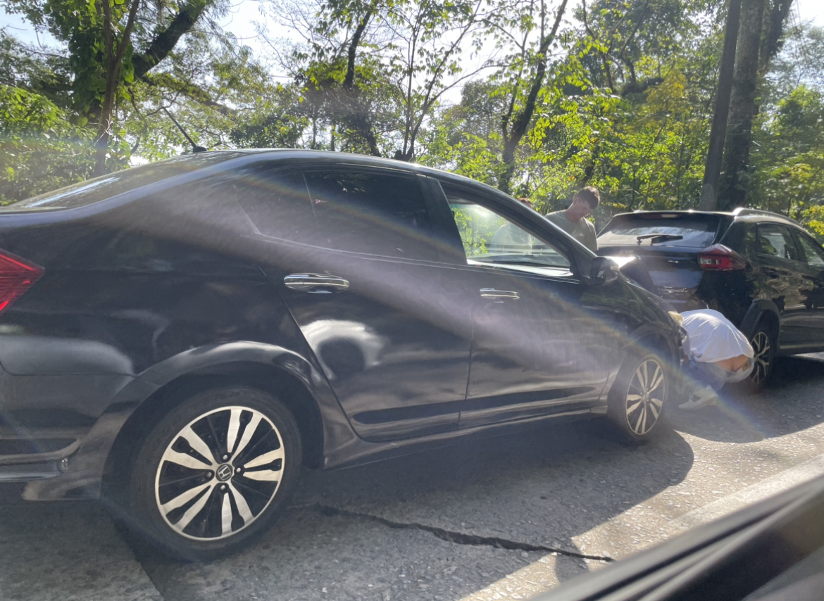 Acidente gera congestionamentos na subida da serra de Petrópolis neste domingo