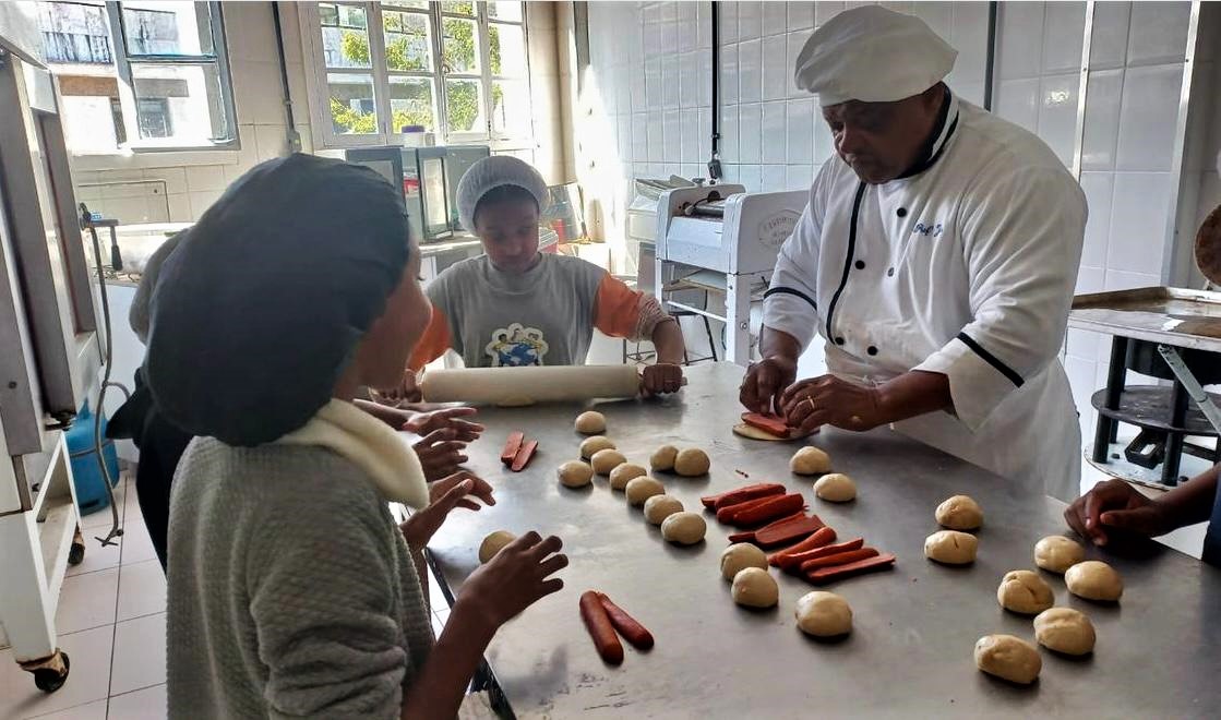CDL Petrópolis firma parceria com ONG Sal para a Terra em apoio às famílias do Retiro