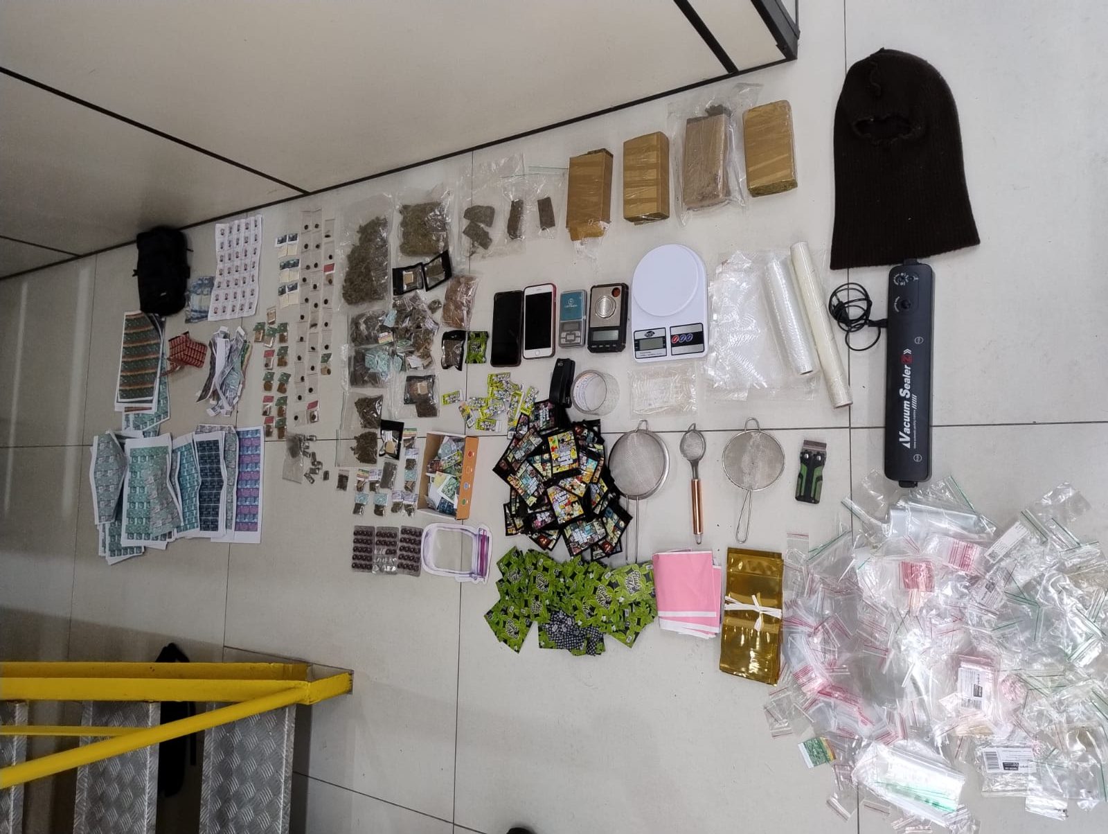 Polícia desarticula “Disque Drogas” na Comunidade do Gulf, em Petrópolis