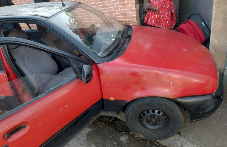 Menor é apreendido por dirigir e atropelar carrinho de bebê, em Petrópolis