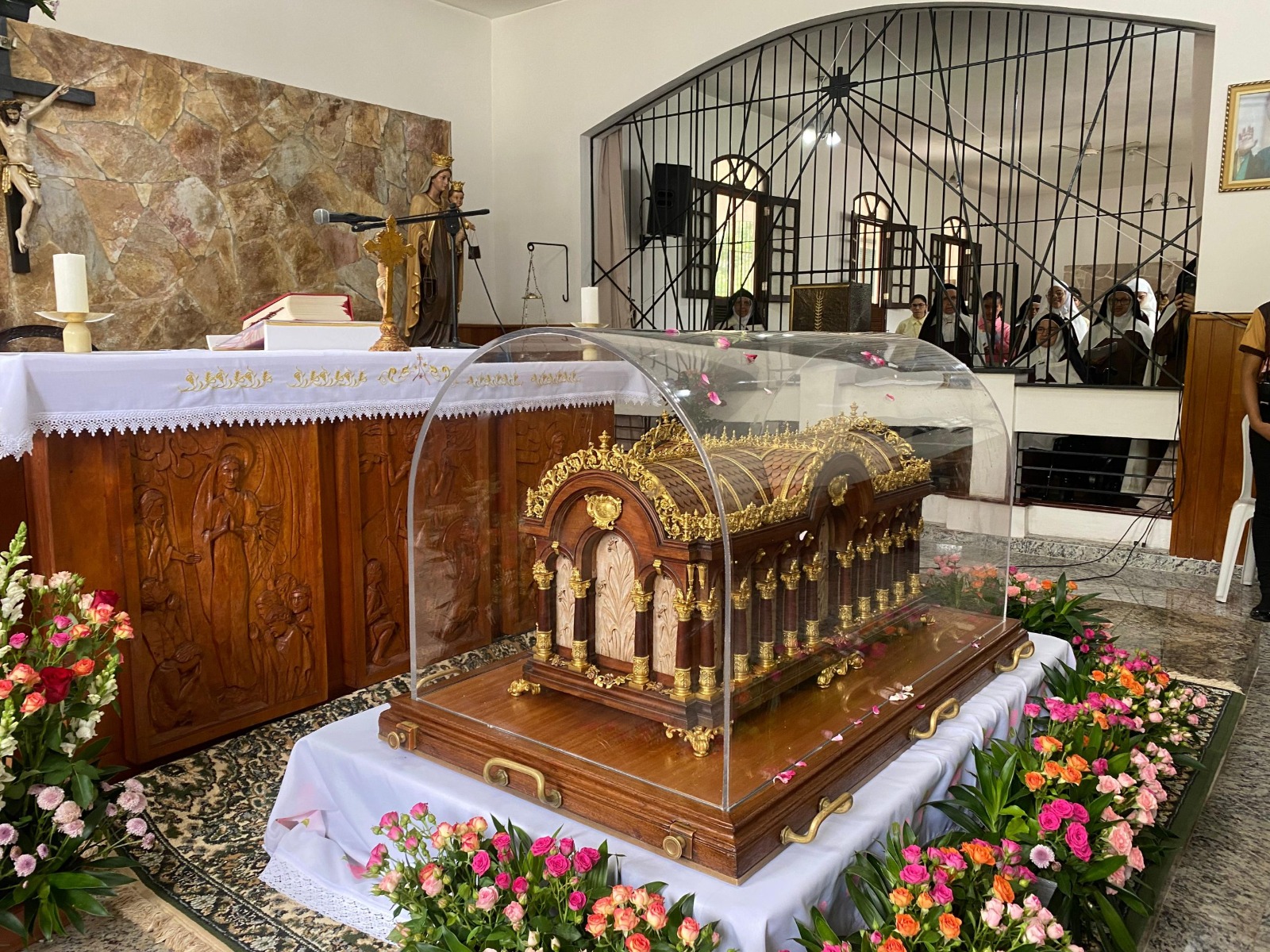 Relíquias de Santa Teresinha chegam a Diocese de Petrópolis quarta-feira, dia 24