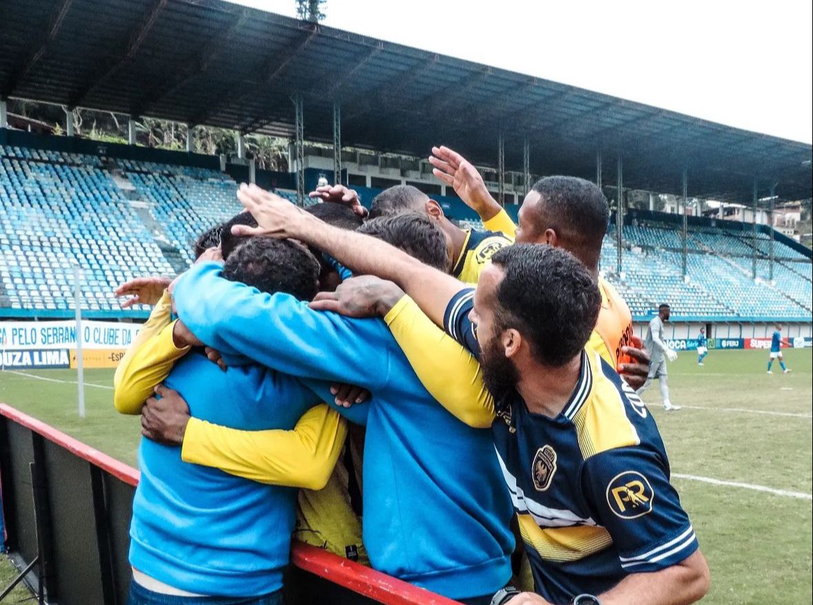 Petrópolis FC vence Serrano pela A2 do Carioca e foge da zona de rebaixamento