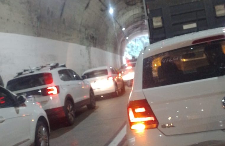 Acidente no Km 85 da Serra sentido Rio