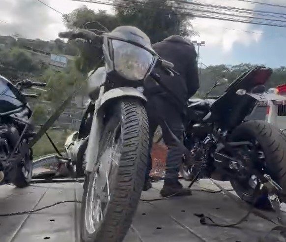 Motocicletas usadas vídeos na Internet são apreendidas em Petrópolis