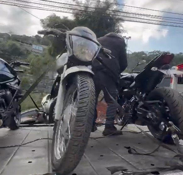 Motocicletas usadas vídeos na Internet são apreendidas em Petrópolis