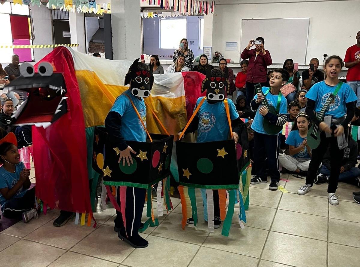 Pequena Tribo comemora bons resultados em duas novas escolas