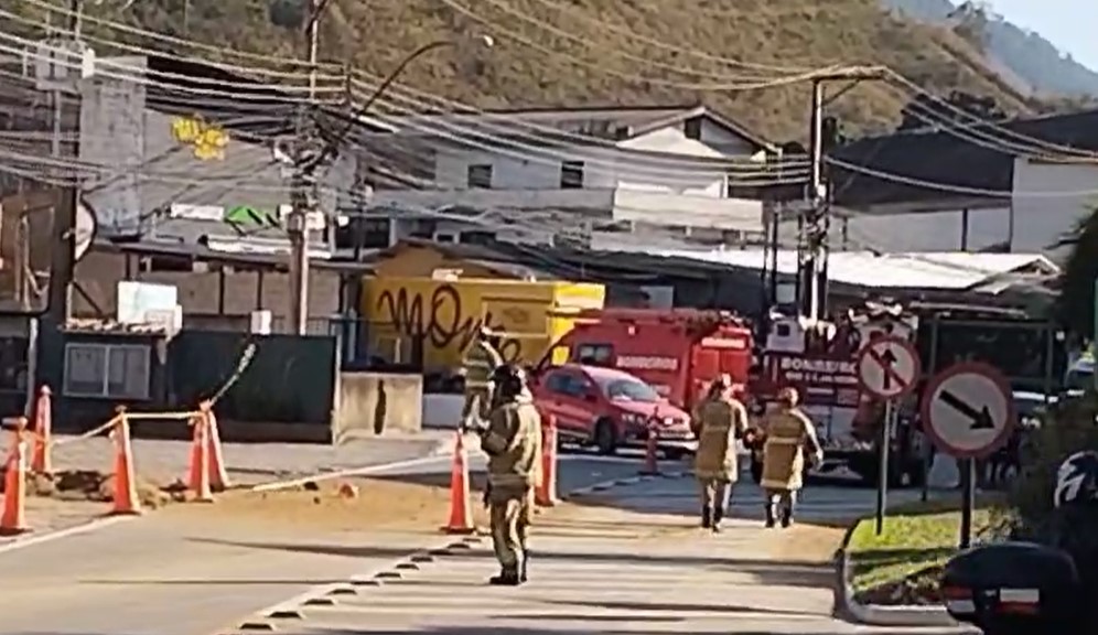 Vazamento de gás e atropelamento com morte causam retenção no trânsito em Itaipava