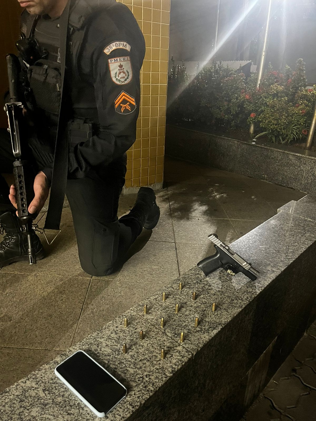 Procurado acusado de homicídio é preso portando uma arma em Três Rios