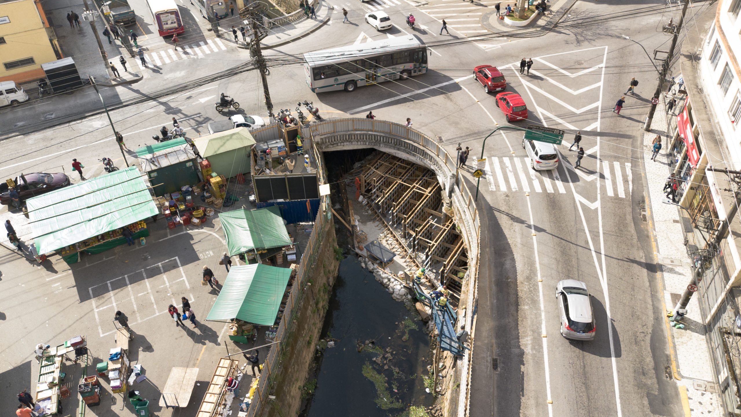 Governo do Estado conclui mais uma etapa da recuperação do Túnel Extravasor de Petrópolis