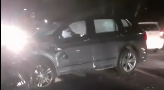 Capotamento na BR-040, em Araras, deixa um morto e um ferido