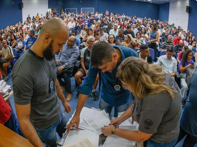 Polícia Civil promove entrega de cerca de 500 celulares roubados e furtados na capital