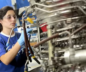 A História no Correio Petropolitano: Ge- E Celma fabricava os primeiros motores de avião há 22 anos atrás
