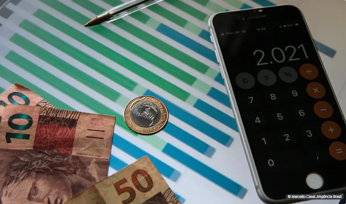 Inflação oficial sobe para 0,38% em julho, puxada pela gasolina