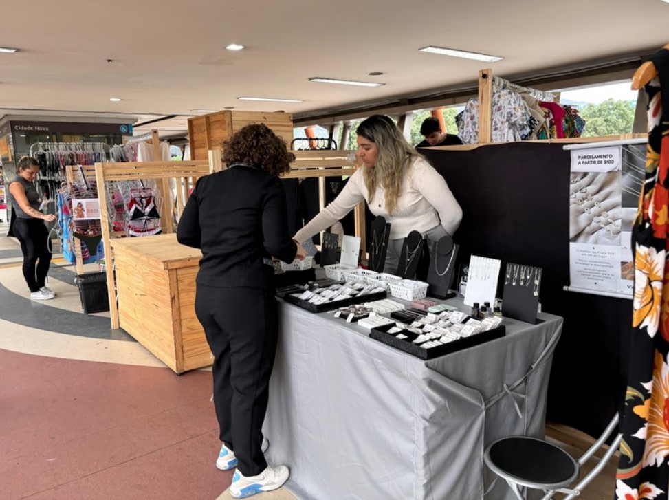 Dia dos Pais: estação Cidade Nova do MetrôRio recebe feira de moda e artesanato até esta sexta-feira