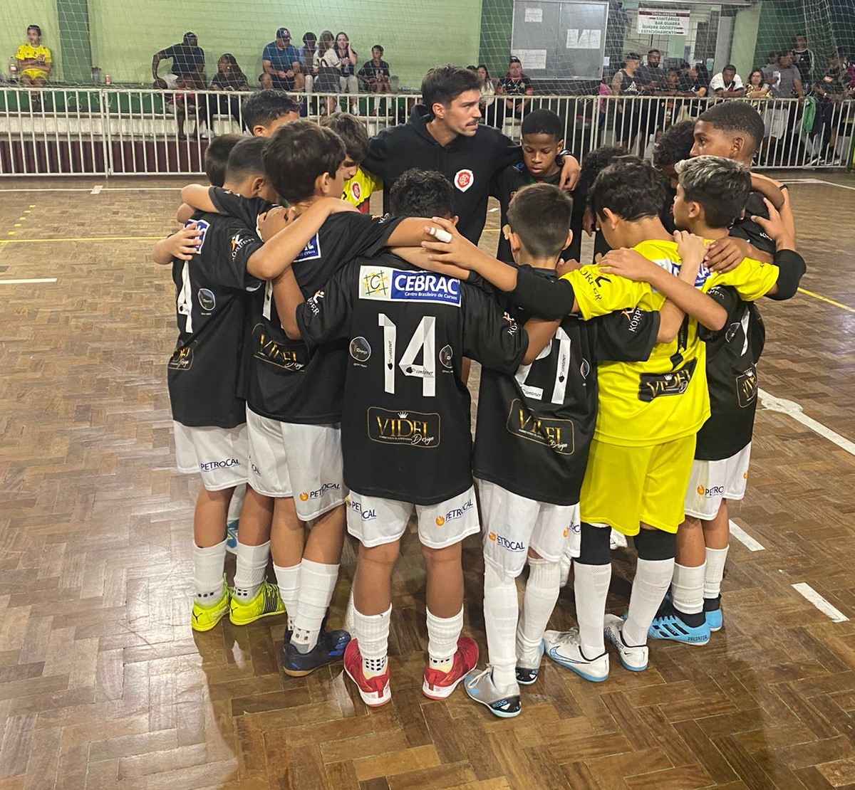 Jogos do Campeonato Municipal de Futsal são disputados em Petrópolis