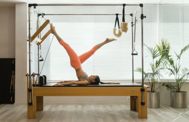 Pilates e Menopausa: Benefícios para a saúde da mulher durante uma fase de transição