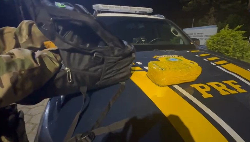 PRF apreende cocaína em ônibus interestadual na Serra das Araras