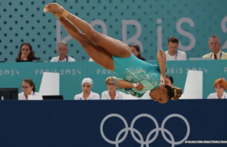 Rebeca é ouro no solo e vira maior medalhista olímpica do Brasil