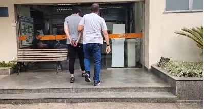 Homem procurado por tráfico de drogas em Petrópolis é preso em Juiz de Fora