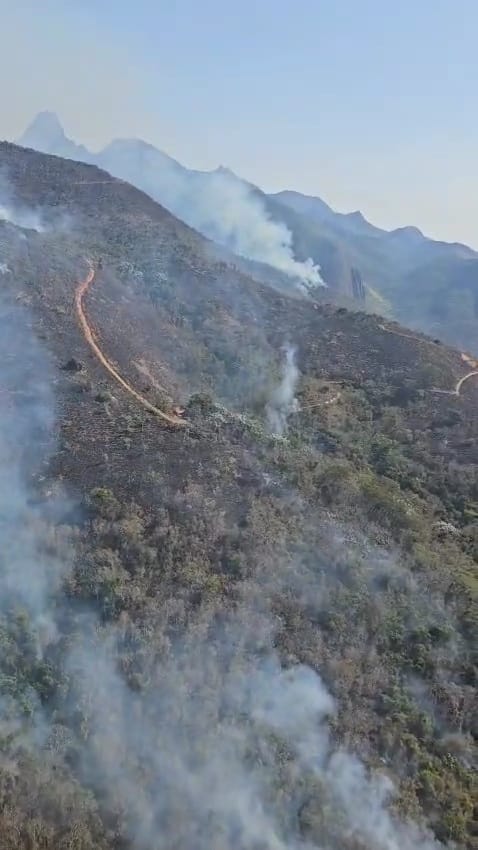 Corpo de Bombeiros RJ extinguiu mais de 330 incêndios florestais nas últimas 24 horas