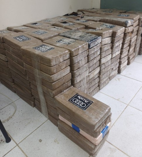 PRF apreende cerca de 1 tonelada de drogas em Sapucaia