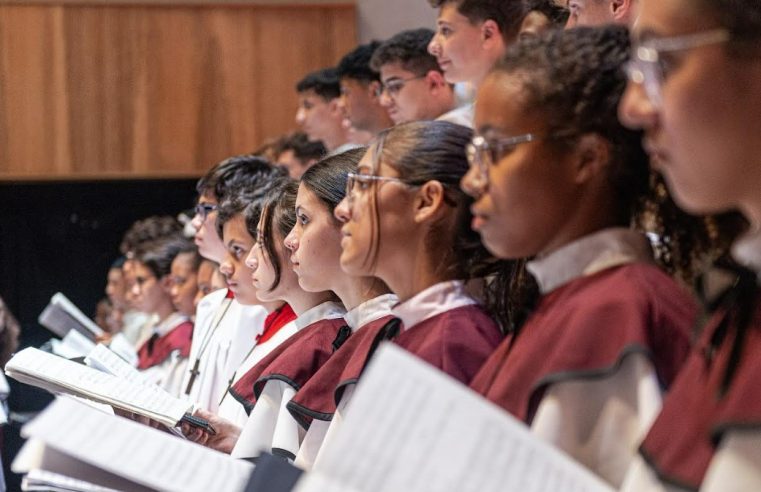 Corais dos Canarinhos de Petrópolis celebram os 800 anos das Chagas de São Francisco
