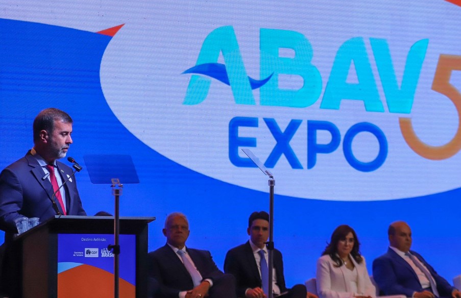 Na abertura da Abav Expo, presidente da Embratur anuncia realização do inédito Visit Brasil Summit, em maio de 2025, no Rio de Janeiro