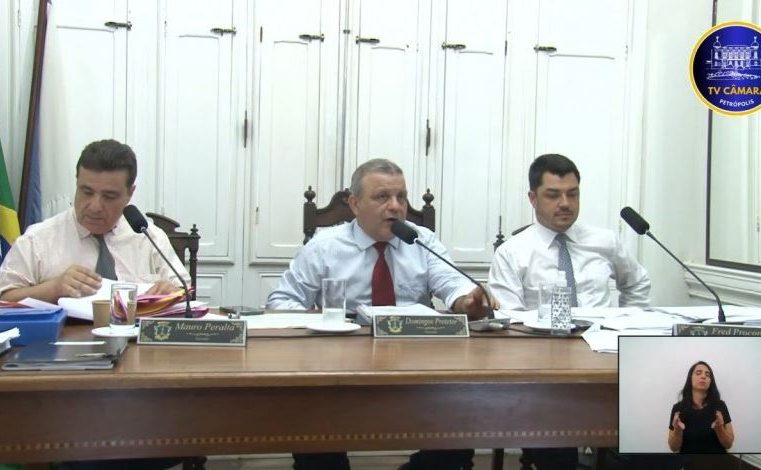 Câmara de Petrópolis aprova texto base da LDO 2025