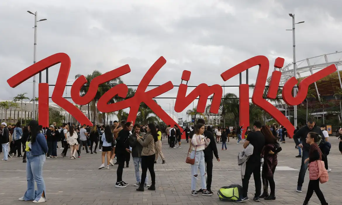 Rock in Rio começou nesta sexta-feira (13)
