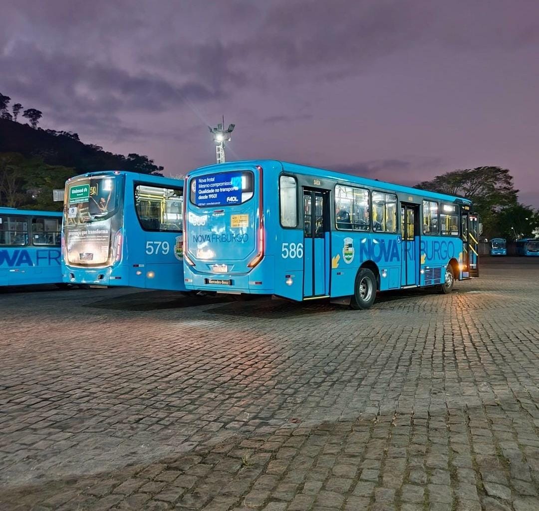 Novo ônibus da Faol é alvo de depredação