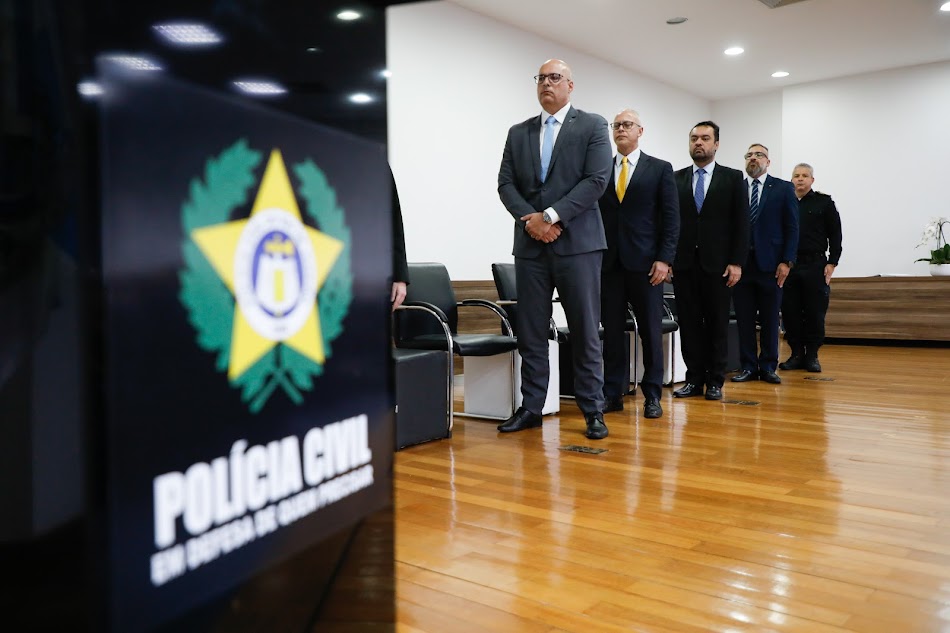 Cláudio Castro empossa novo secretário de Polícia Civil e destaca reforço nas políticas de segurança