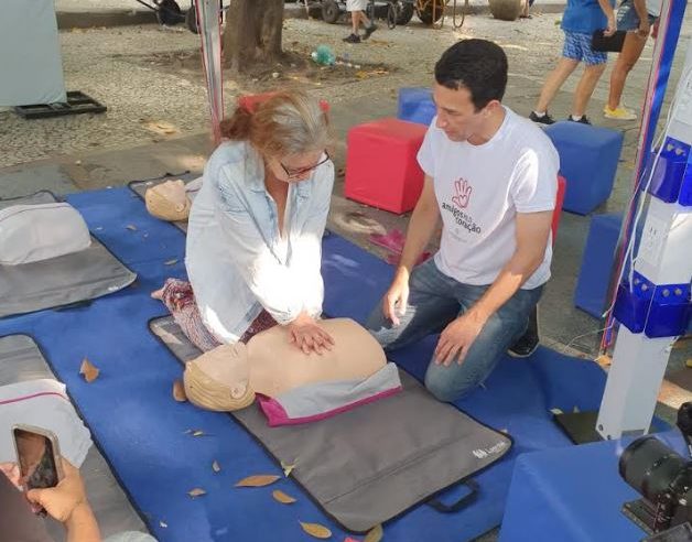 Casa de Saúde São José promove iniciativa para conscientização no Largo do Machado