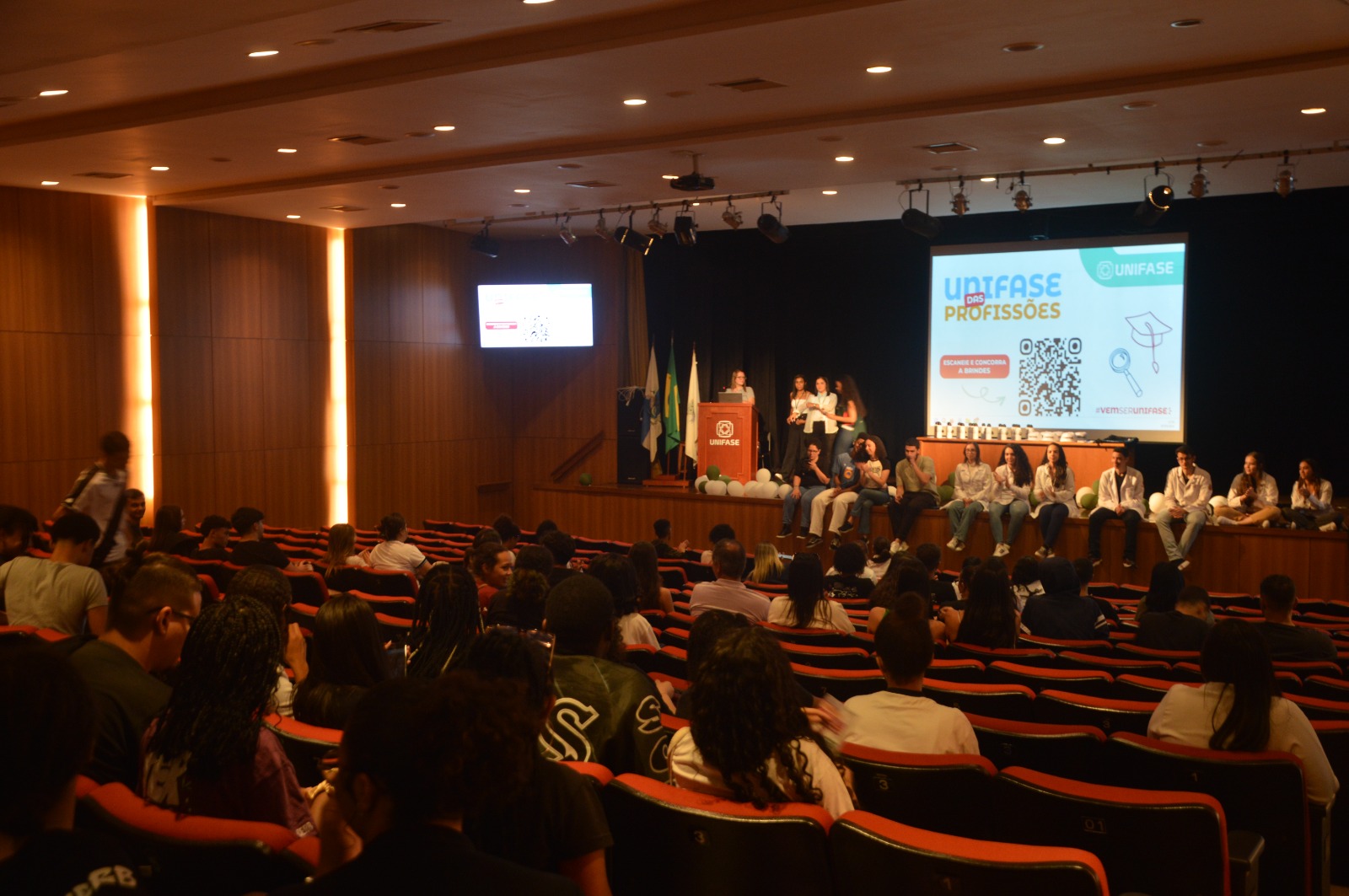 UNIFASE das Profissões: alunos do Ensino Médio têm experiência imersiva na vida acadêmica