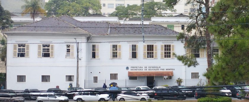 Estagiários da Educação denunciam atrasos nos salários