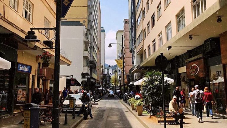 Comércio soma 70 vagas criadas em agosto e comemora categoria de trabalhadores prevendo mais números positivos em 2024