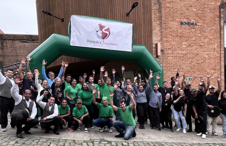 Corrida dos Garçons e Garçonetes faz o “esquenta” do Petrópolis Gourmet 2024 com emoção e diversão