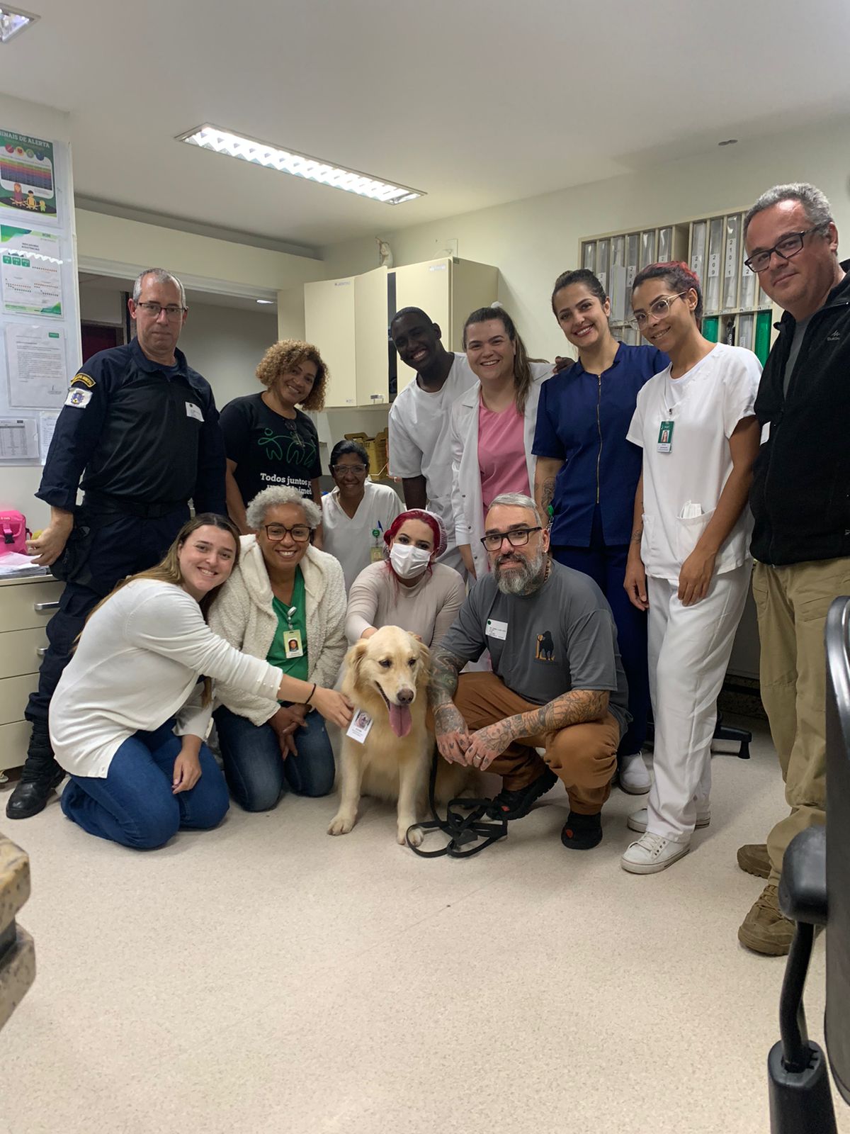 Crianças internadas recebem visita especial da Cão Terapêutica Jujuba da Guarda Civil de Petrópolis