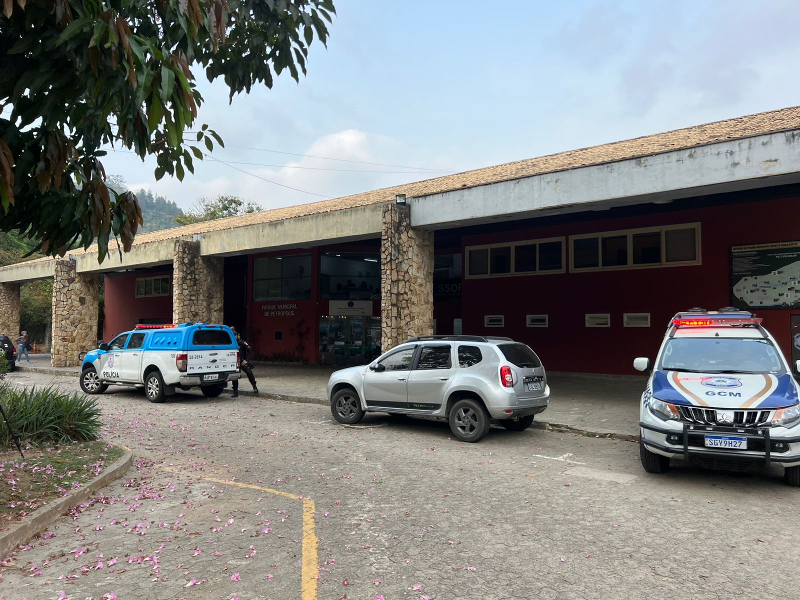 Após pedido da família parque em Itaipava é disponibilizado para o velório de Cid Moreira