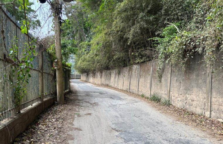 Prefeitura “resolve” obra da Rua Agante Moço, em Itaipava, adicionando mais tempo de execução