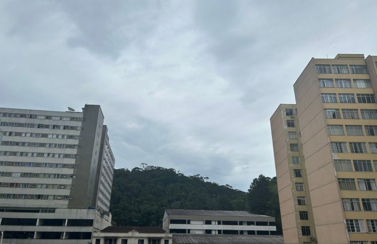 Defesa Civil emite alerta via SMS de pancadas de chuva em Petrópolis