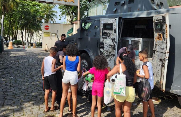 Dia das crianças: Polícia Civil realiza entrega de brinquedos