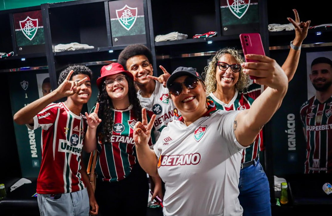 Governo do Estado leva jovens do Morro do Cavalão para dia especial com o Fluminense Football Club no Maracanã