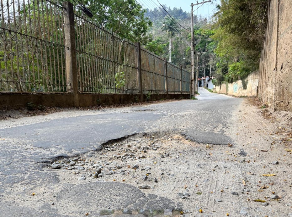 Obras na Rua Joaquim Agante Moço, em Itaipava, não ficam prontas no prazo previsto