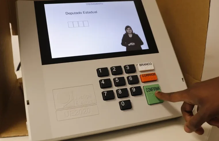 Brasileiros priorizam líderes a categorias políticas durante eleições