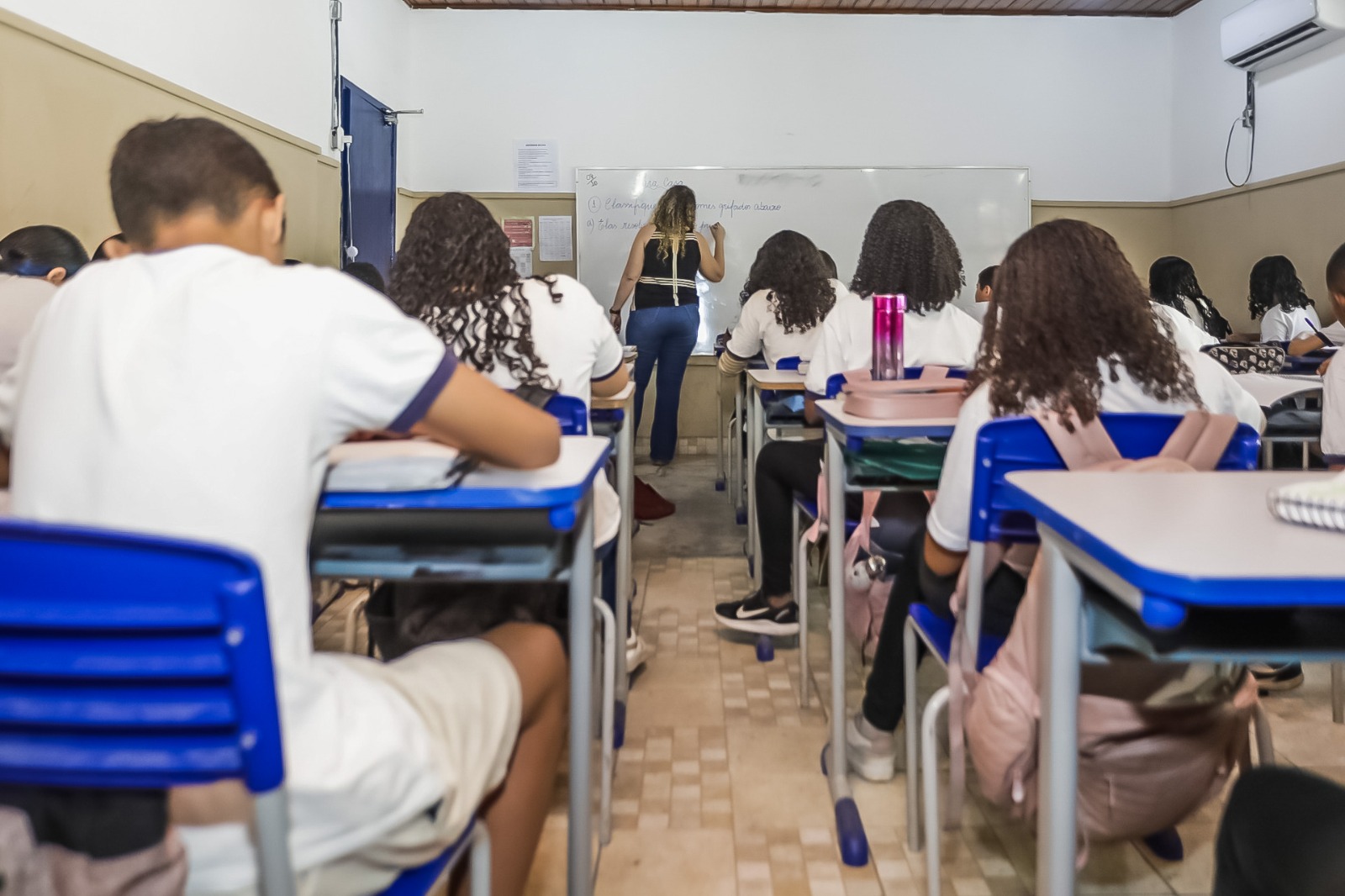 Mais de 3.500 professores já fizeram a migração para 30 horas semanais