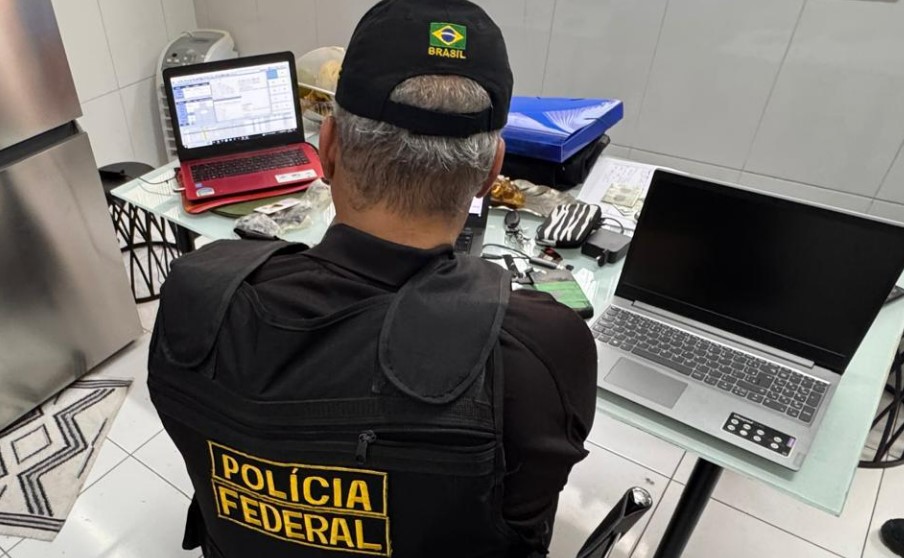 Homem de 59 anos é preso em flagrante por armazenar fotos e vídeos contendo cenas de abuso sexual infantojuvenil