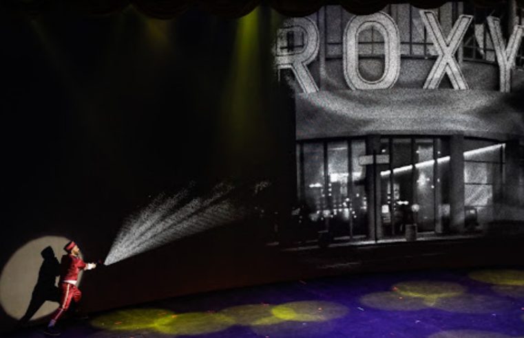 Cláudio Castro participa da inauguração do Roxy Dinner Show e exalta a força da cultura fluminense